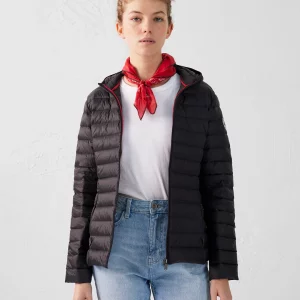 Chaqueta Jott Mujer Negra Cloe – Ligera, Entallada y con Capucha