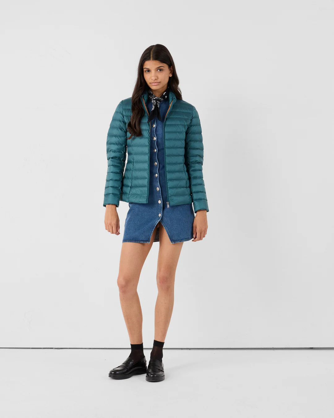 Chaqueta Jott Mujer Azul Petróleo Cha – Ligera, Entallada y Versátil