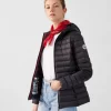 Chaqueta Jott Mujer Negra Cloe – Ligera, Entallada y con Capucha Chaqueta Jott Mujer Negra Cloe – Ligera, Entallada y con Capucha