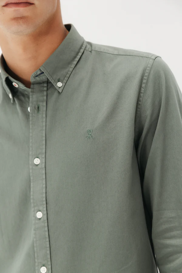 Camisa El Pulpo Verde Oscuro Sarga – Estilo Casual Elegante