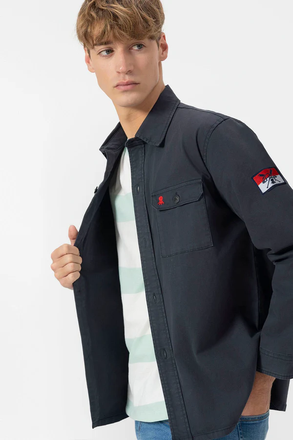 Sobrecamisa El Pulpo Azul Marino – Estilo Casual y Versatilidad
