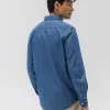 Camisa casual denim azul de algodón sostenible