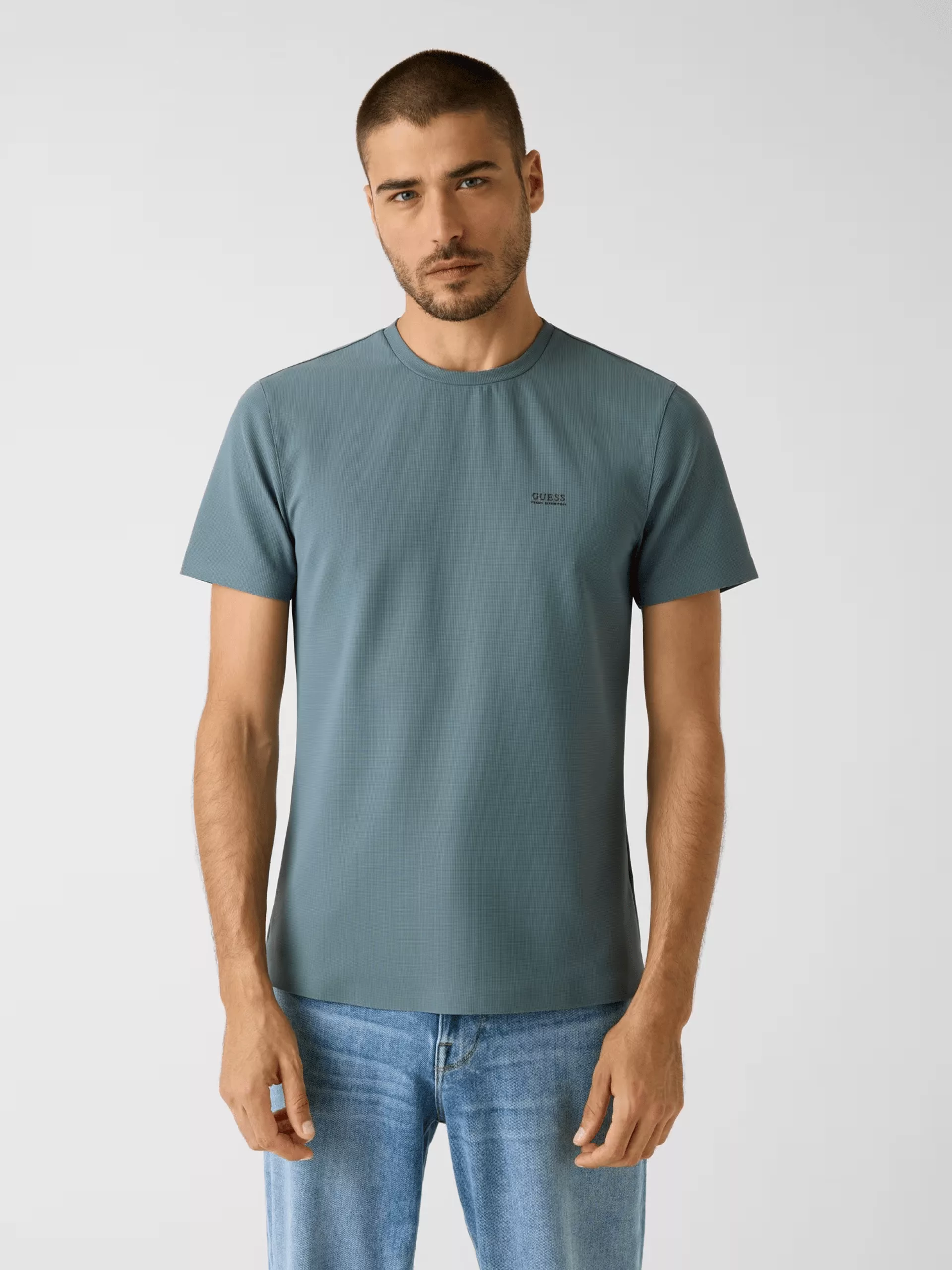 Camiseta Verde Guess Hombre – Slim Fit de Algodón Orgánico Camiseta Verde Guess Hombre – Slim Fit de Algodón Orgánico