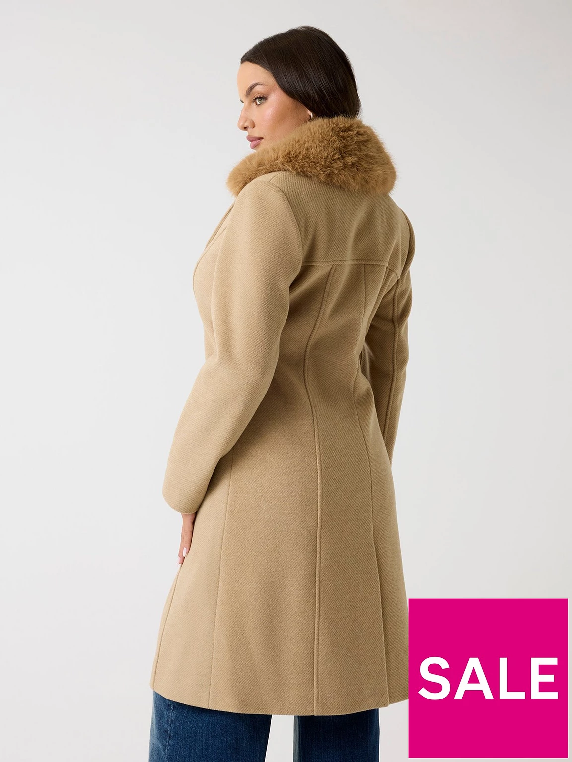 Gabardina Guess Patrice Beige con Cinturón – Elegante Invierno