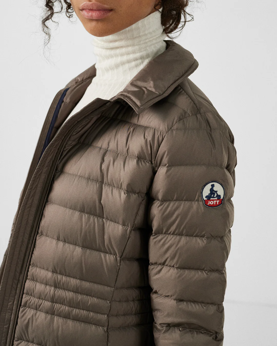 Chaqueta Jott Mujer Vero Taupe – Larga y con Capucha