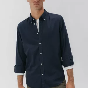 Camisa azul marino de sarga para hombre – estilo casual
