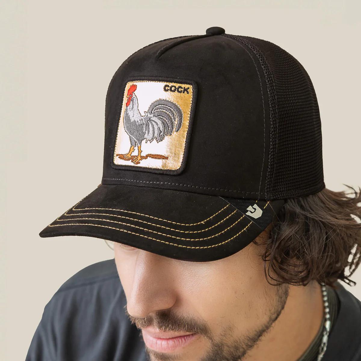 Gorra trucker negra con gallo dorado GOLDEN COCK Goorin Bros
