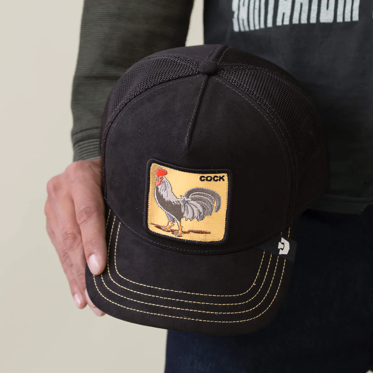 Gorra trucker negra con gallo dorado GOLDEN COCK Goorin Bros