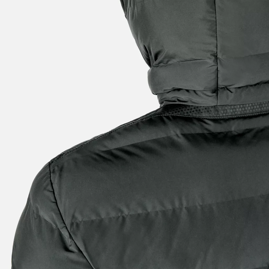 Plumífero negro hombre con capucha y cremallera