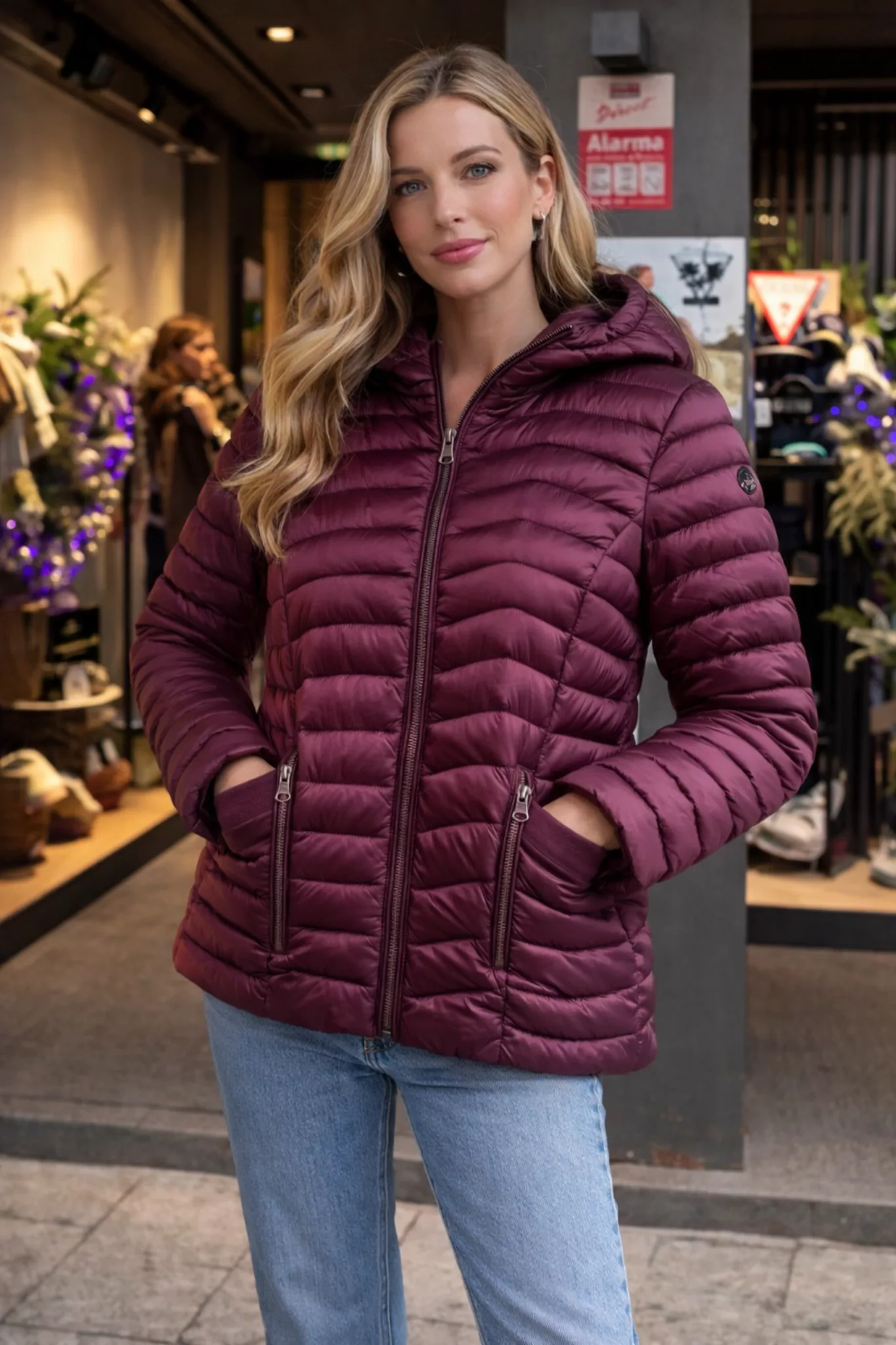 Abrigo VirginiaBlu Mujer Negro Acolchado con Capucha