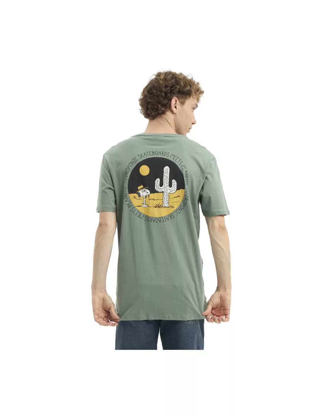 Camiseta Hydroponic verde con Snoopy y cactus