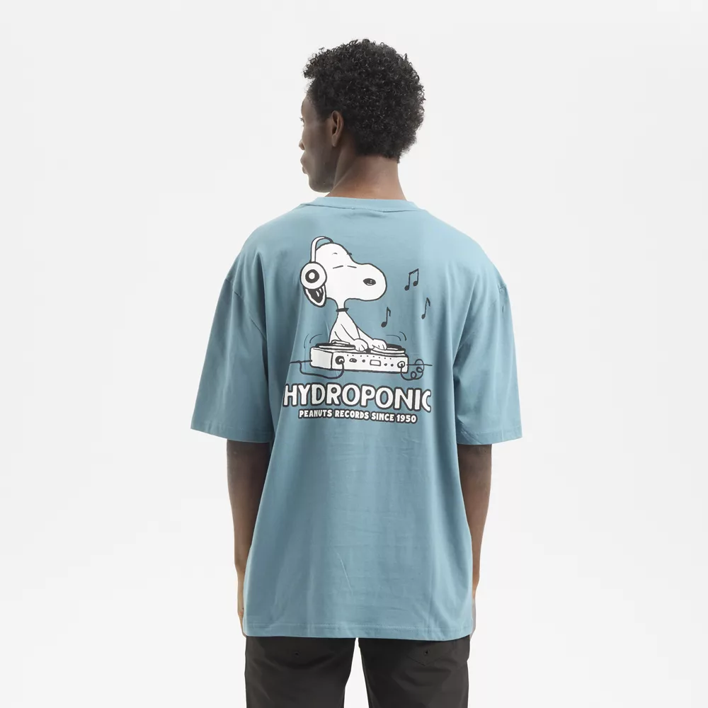 Camiseta Snoopy DJ azul verdoso – Hydroponic x Peanuts