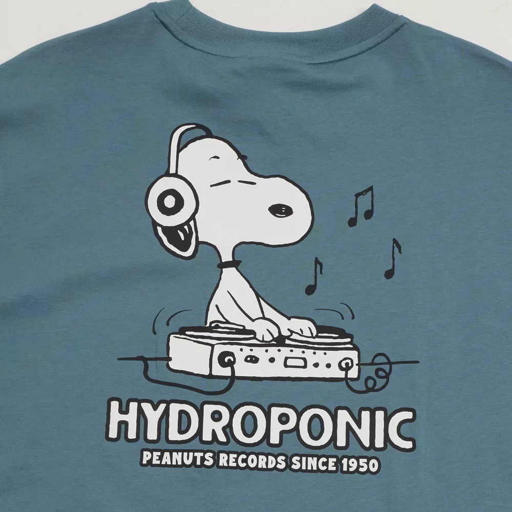 Camiseta Snoopy DJ azul verdoso – Hydroponic x Peanuts