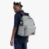 Mochila Eastpak Gris Claro 24L vista frontal