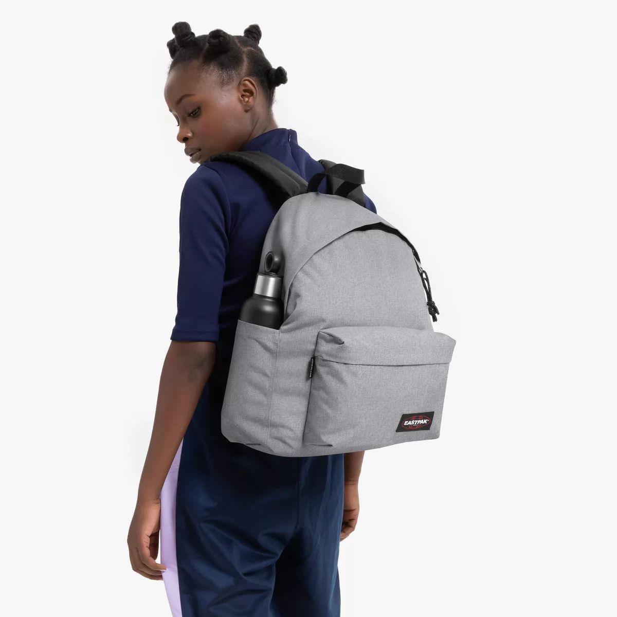 Mochila Eastpak Gris Claro 24L vista frontal
