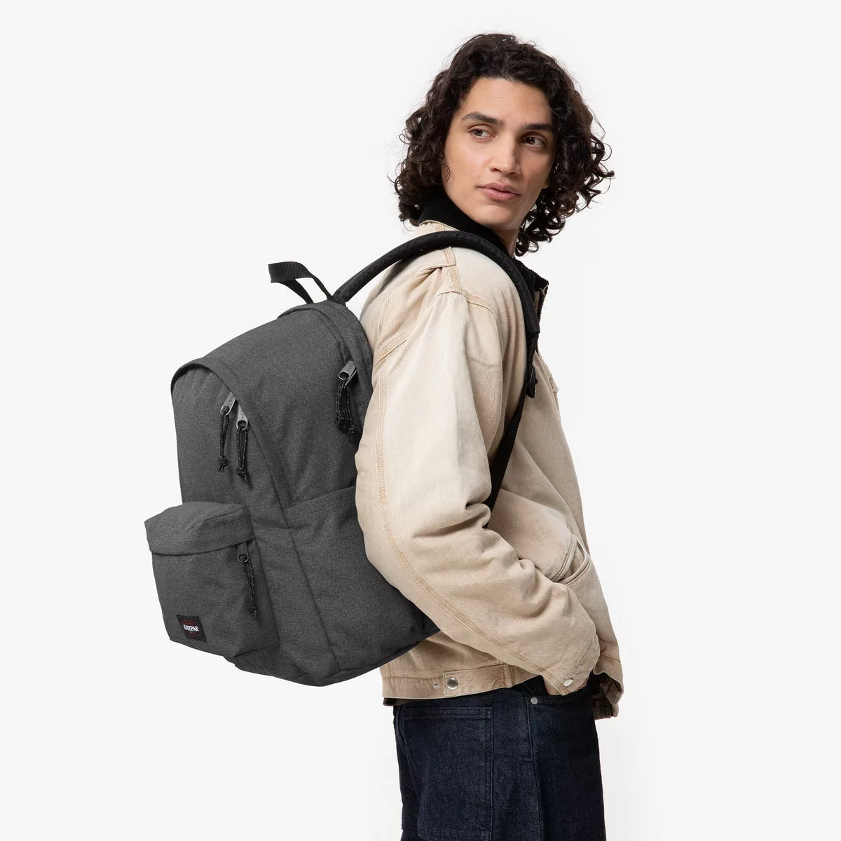 Mochila Eastpak Gris Oscuro 31L vista frontal